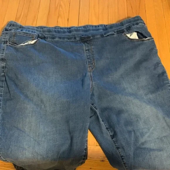 D/C Denim Pull up Capri Pants Size 5 - Picture 3 of 5